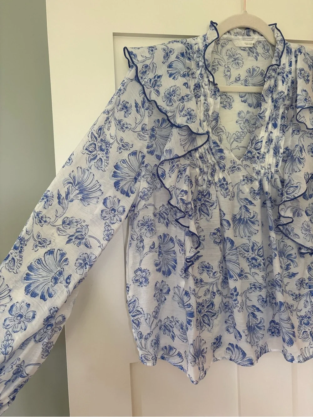 Zara Light Blue Floral Ruffle V-Neck Women's Top SZ SM - Picture 6 of 9
